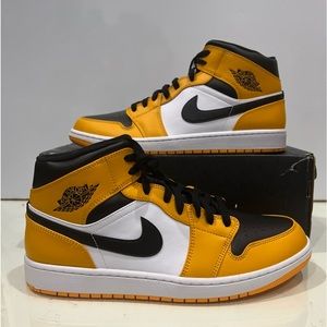 Air Jordan 1  mid Taxi size 13